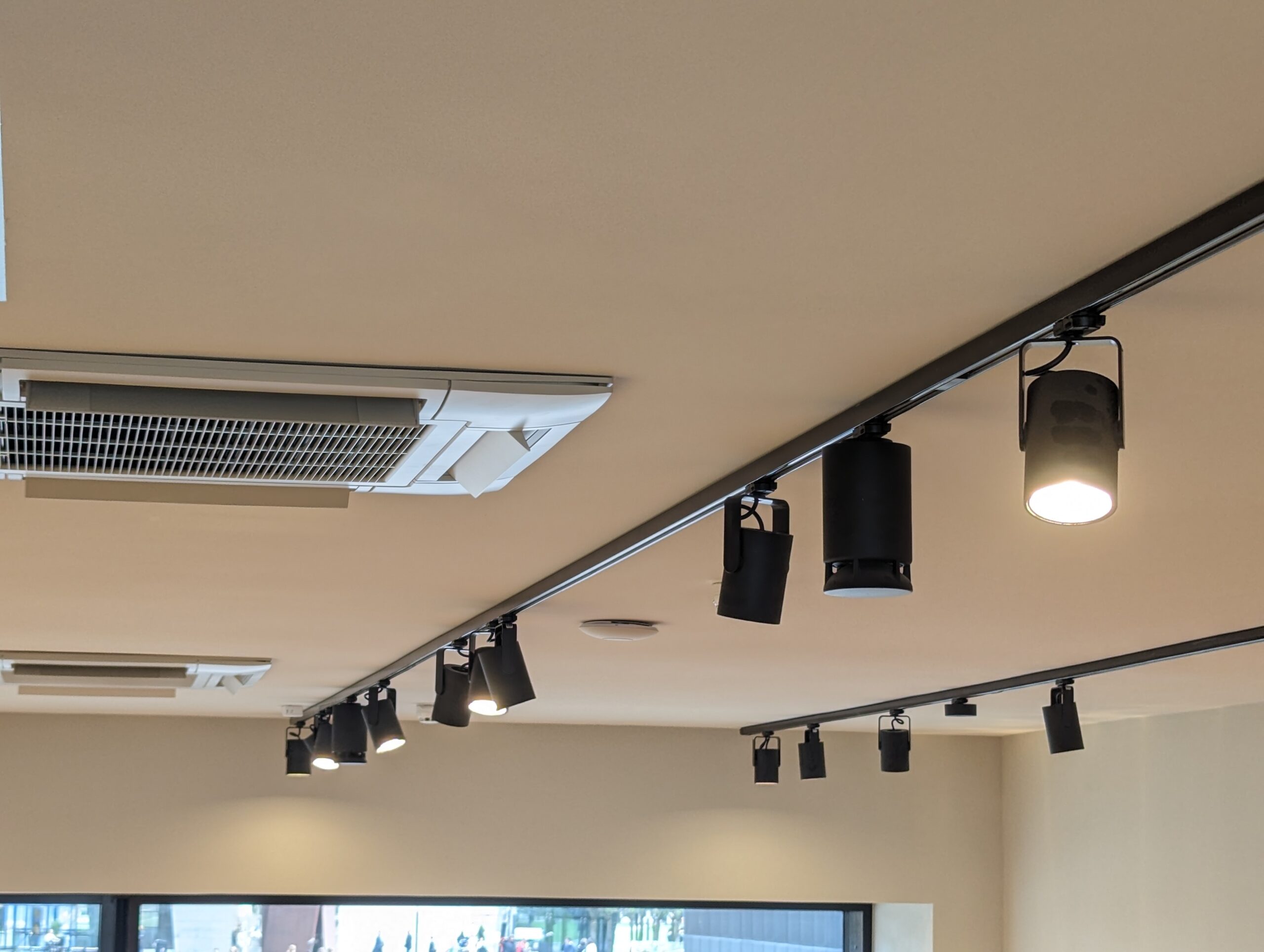Leica Store Amsterdam Lixero Audio Spottune Track Speaker