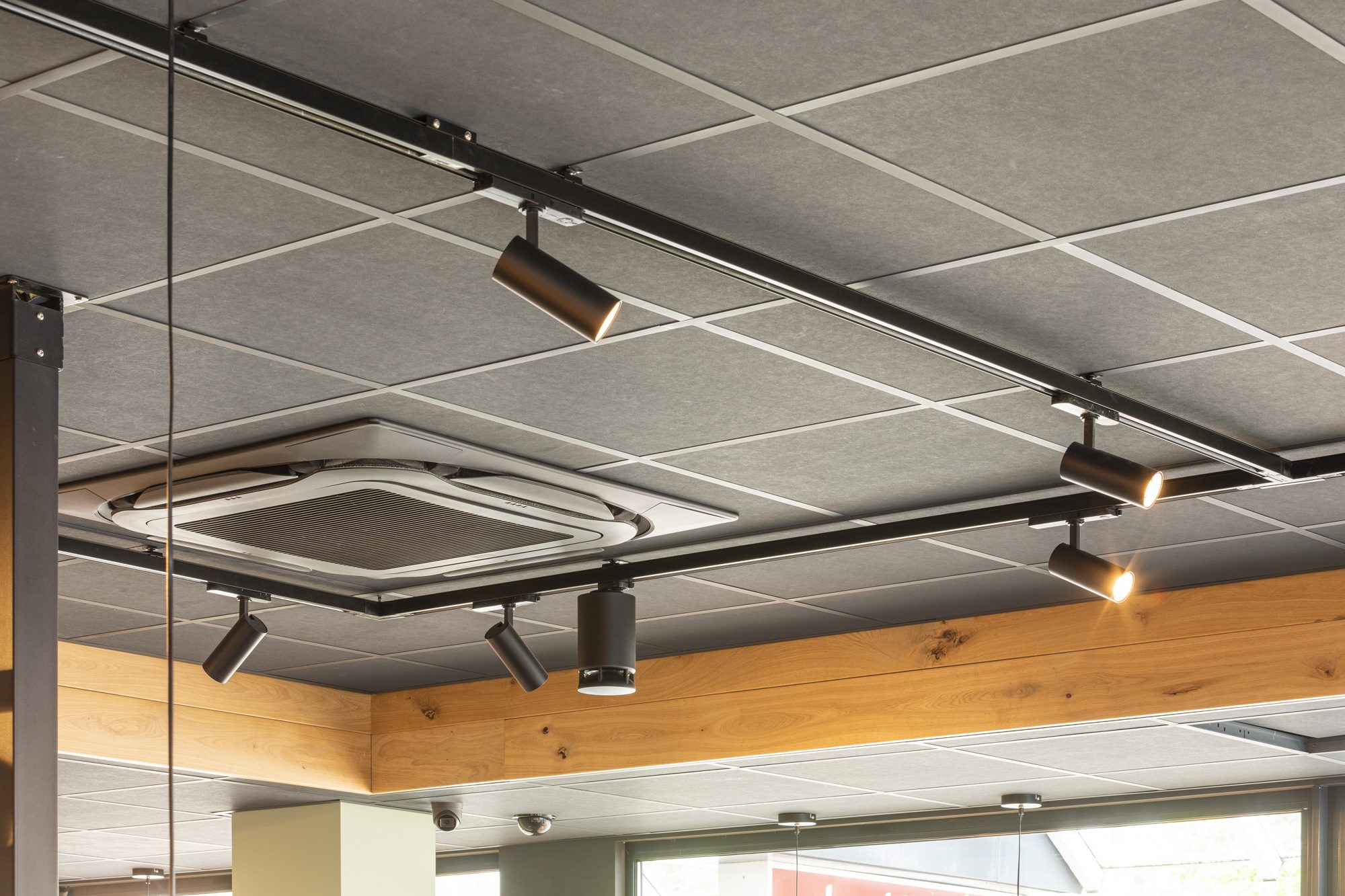 Kwalitaria Rotterdam spottune speaker